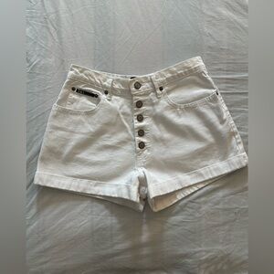 LEI Vintage White Button fly Cuffed Jean shorts. Size 9